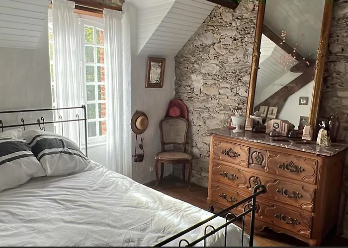 Les Du Dr Papertian Проживание в семье Saint-Clair-sur-l'Elle